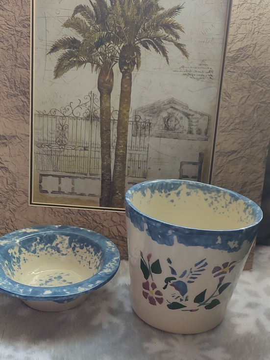 Other - 🐦 Planter and Matching Saucer - Blue and Cream